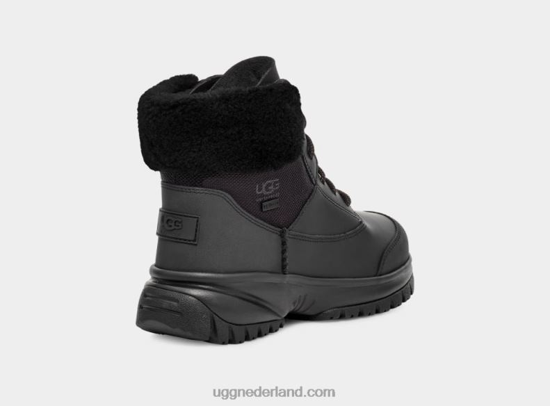 vrouwen zwart UGG Yose Fluff v2 686ZP563